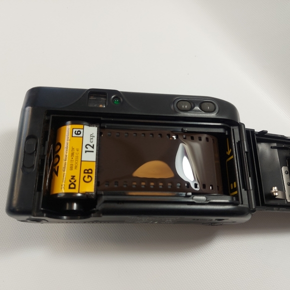 Vivitar 320 Z Power Zoom 35mm Film Camera, Series 1 Auto Focus Lens - Picture 5 of 6